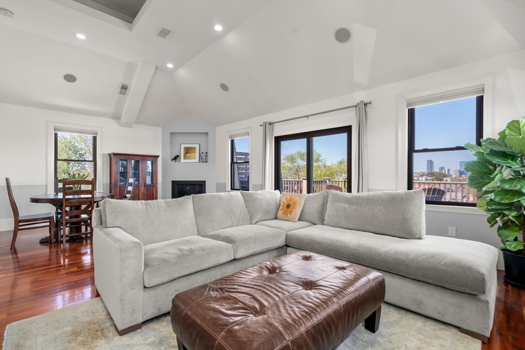 60 Sheridan St. # 3