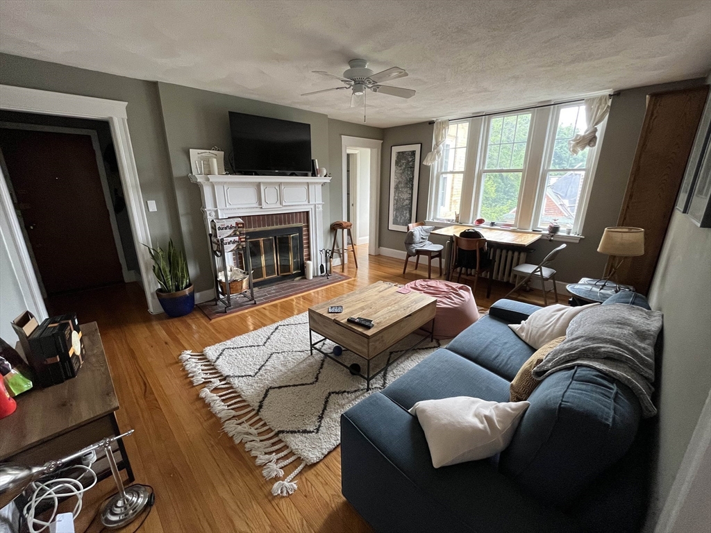 48 Robinwood Avenue # 10