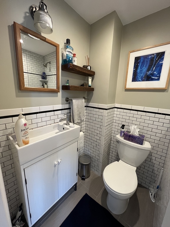 48 Robinwood Avenue # 10