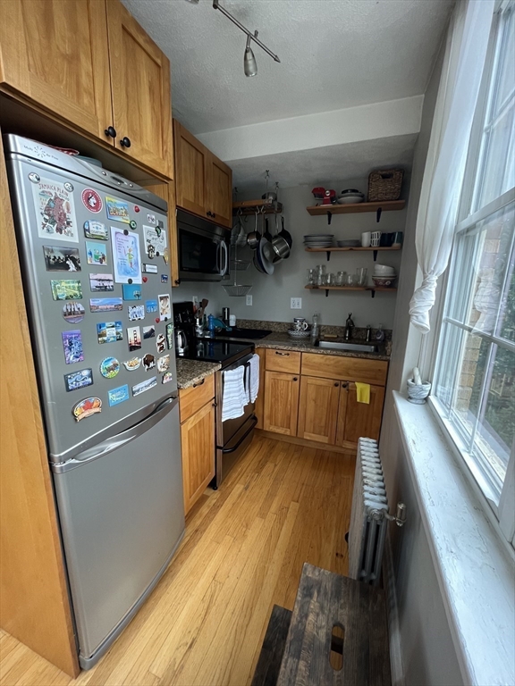 48 Robinwood Avenue # 10