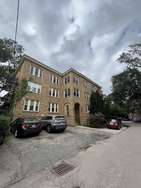 48 Robinwood Avenue # 10