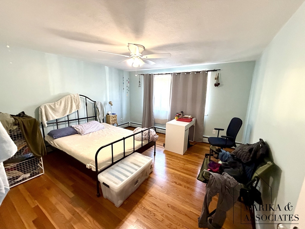 205 Kent Street # 18