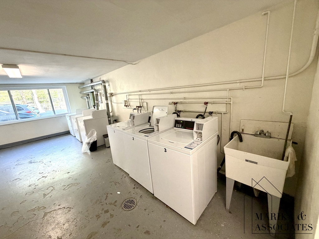 205 Kent Street # 18