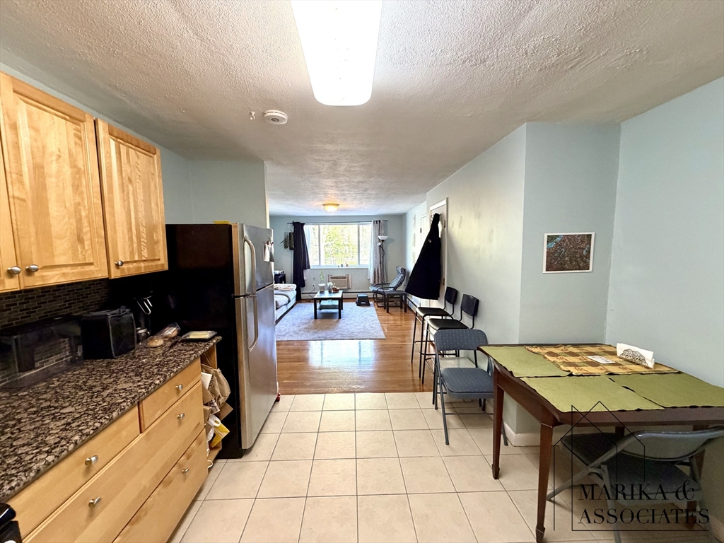 205 Kent Street # 18