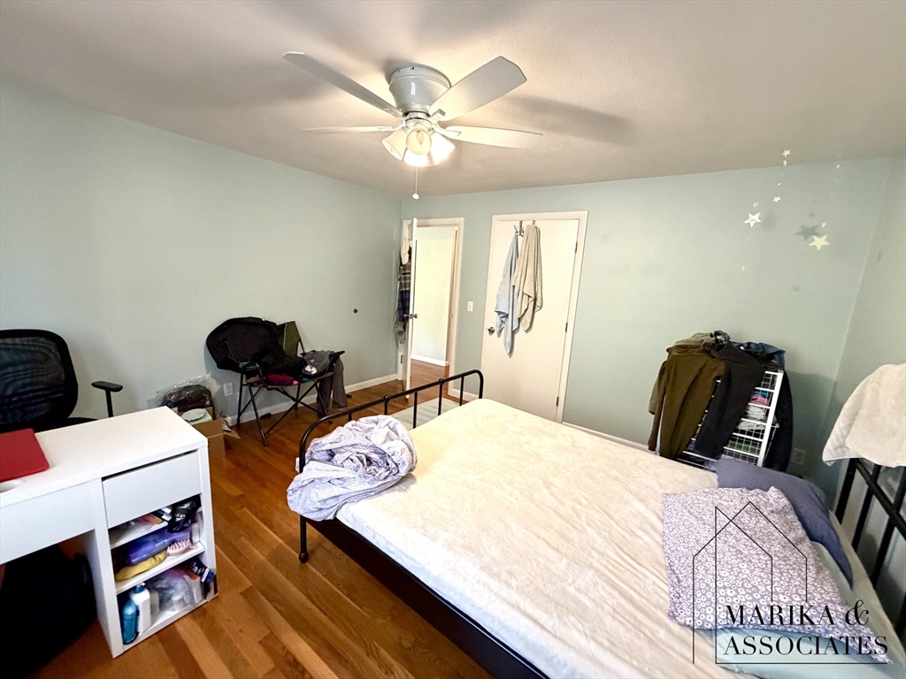 205 Kent Street # 18