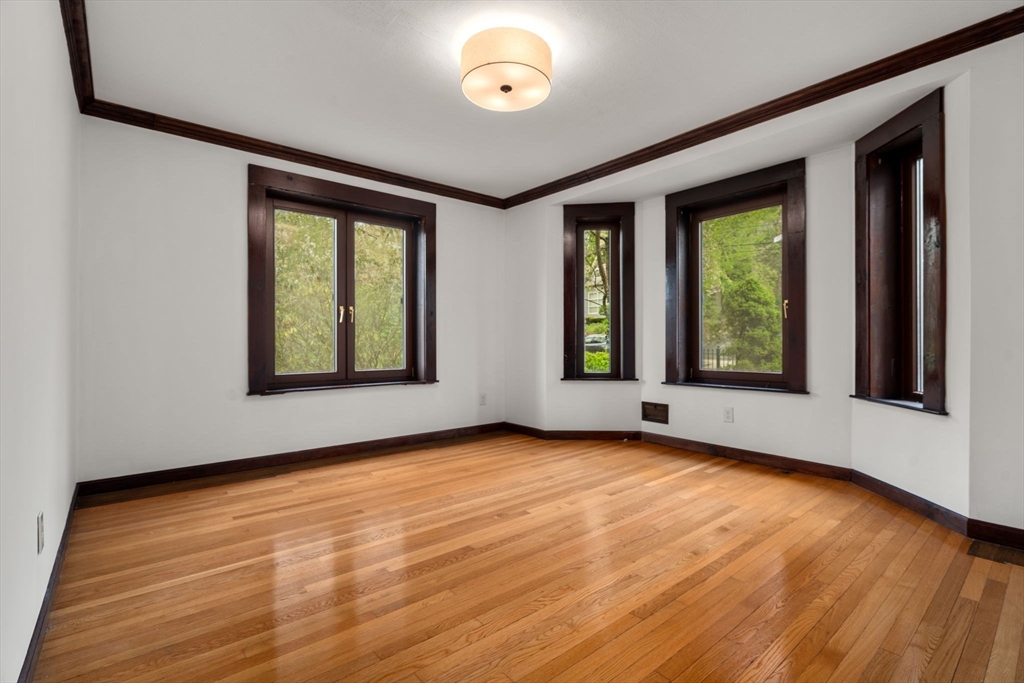 110 Wallis Rd.