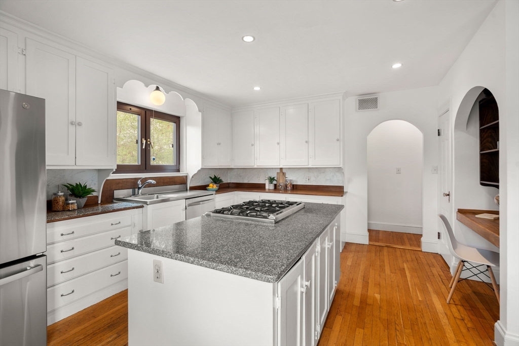 110 Wallis Rd.