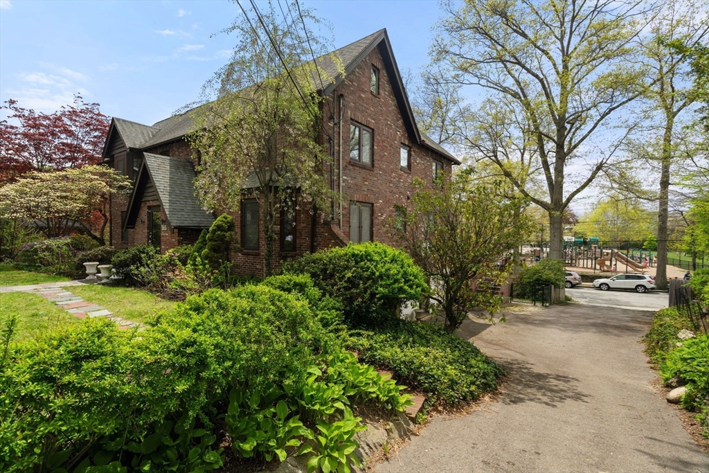 110 Wallis Rd.