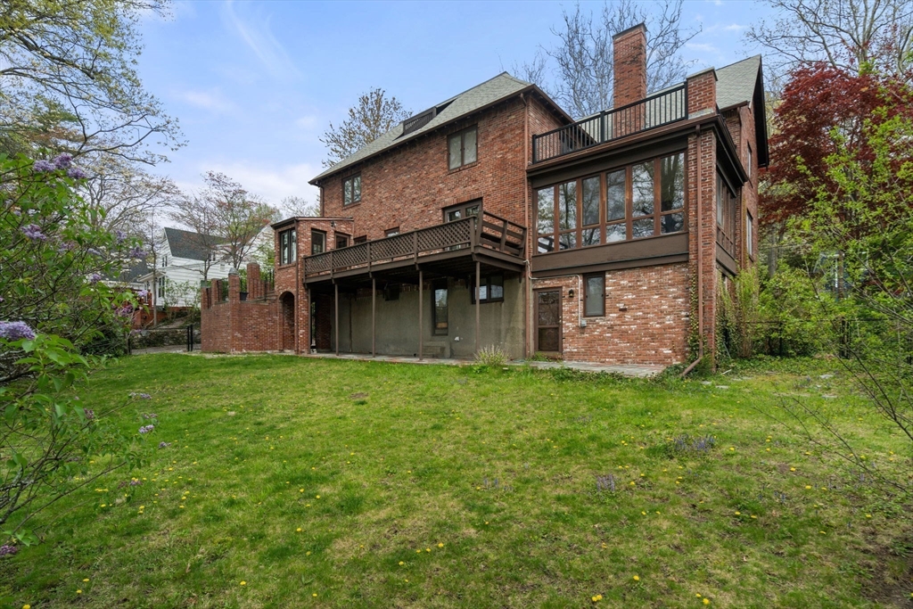 110 Wallis Rd.