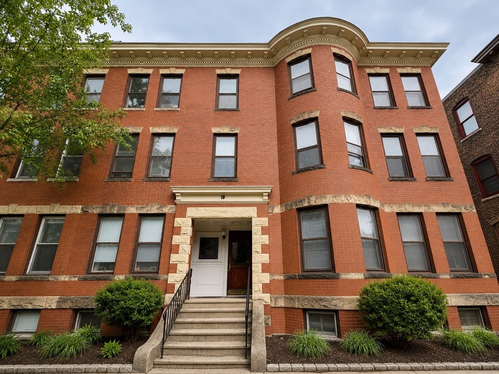 19 Netherlands Road # 3