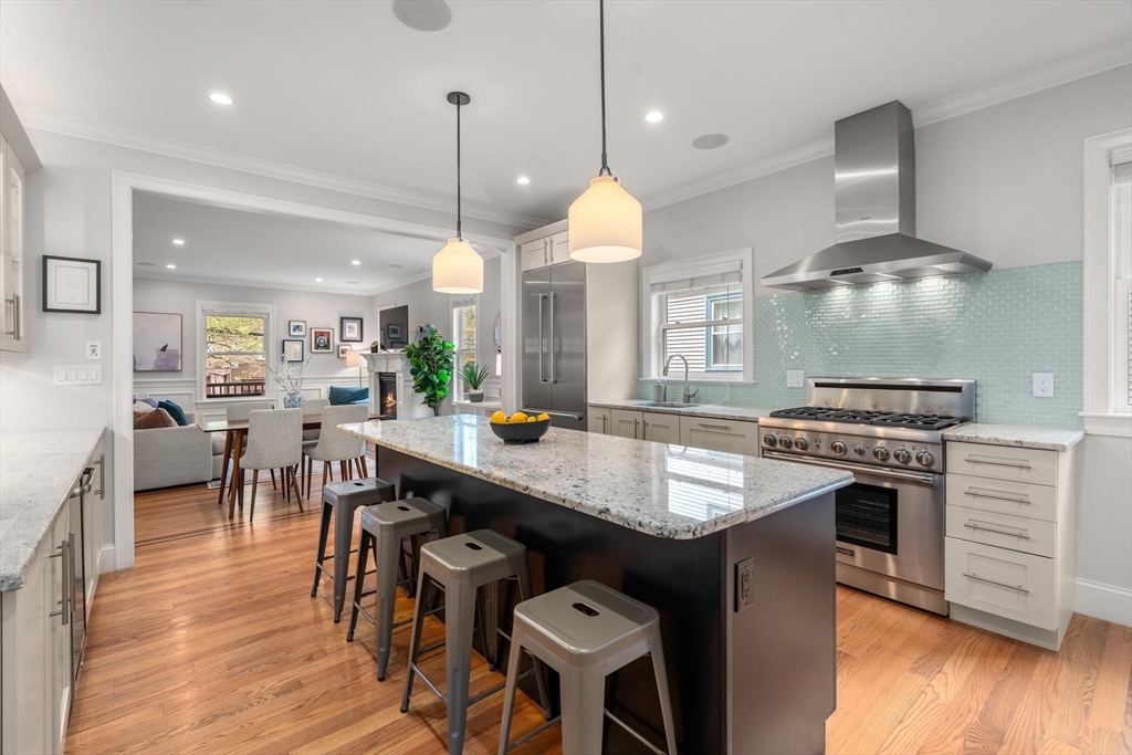9 Bartlett Cres # 1