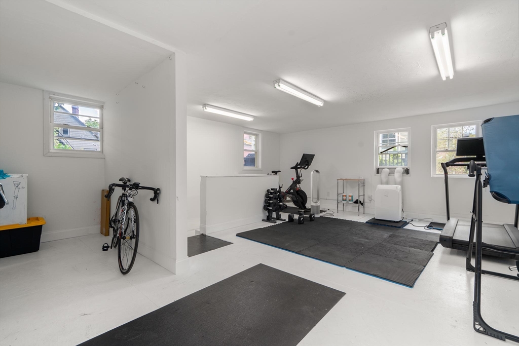 9 Bartlett Cres # 1