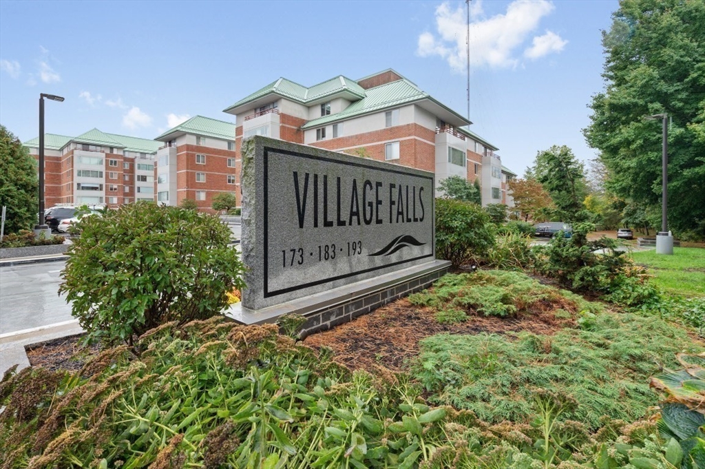 183 Oak Street # 405