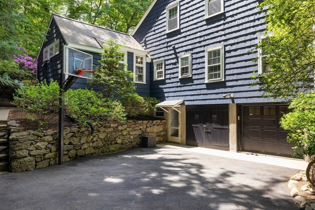 81 Intervale Road