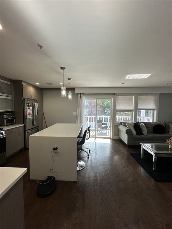13 Ruthven St # 2