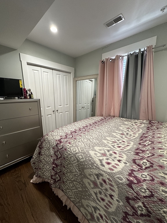 13 Ruthven St # 2