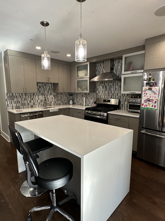 13 Ruthven St # 2