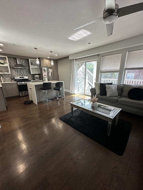 13 Ruthven St # 2