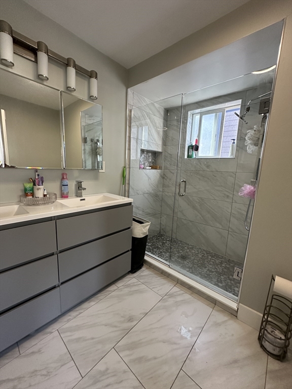 13 Ruthven St # 2
