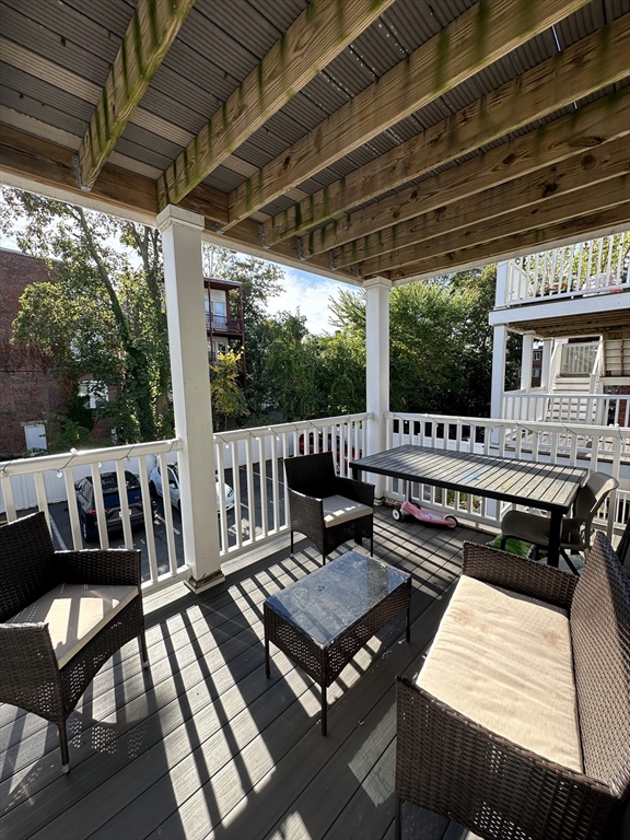 13 Ruthven St # 2