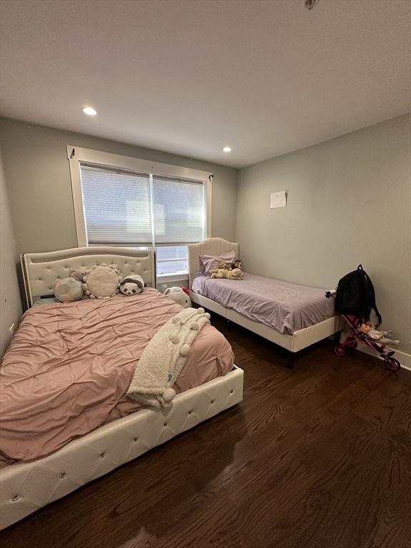 13 Ruthven St # 2