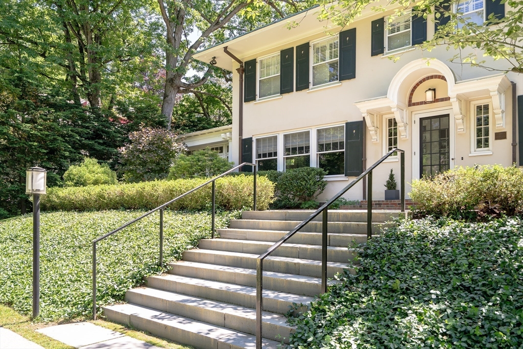 66 Beaumont Ave