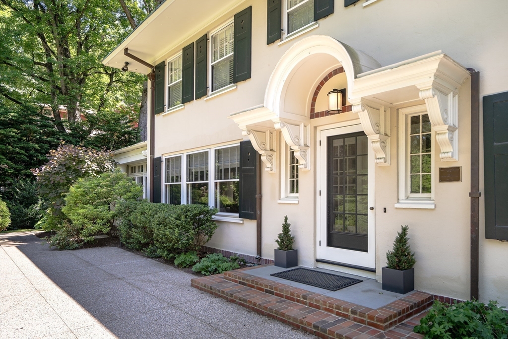66 Beaumont Ave