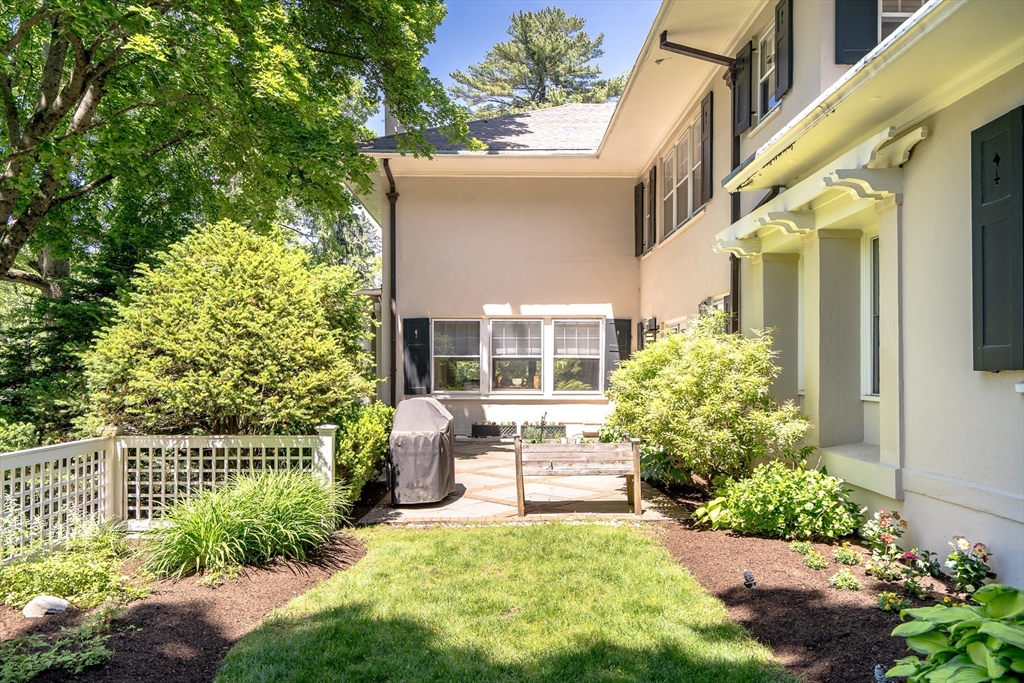66 Beaumont Ave