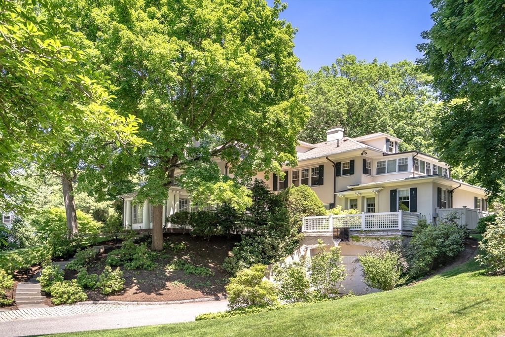 66 Beaumont Ave