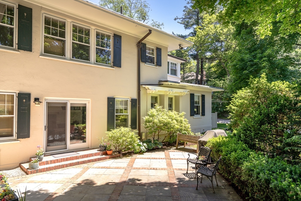 66 Beaumont Ave