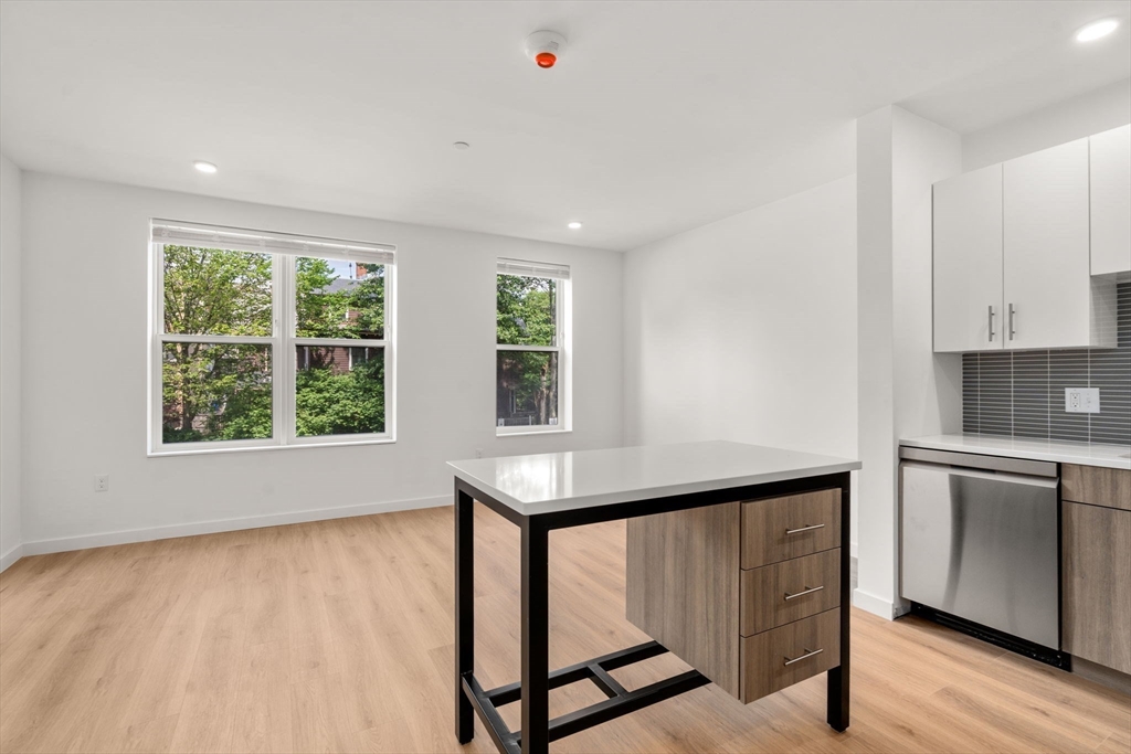 40 Centre St # 502