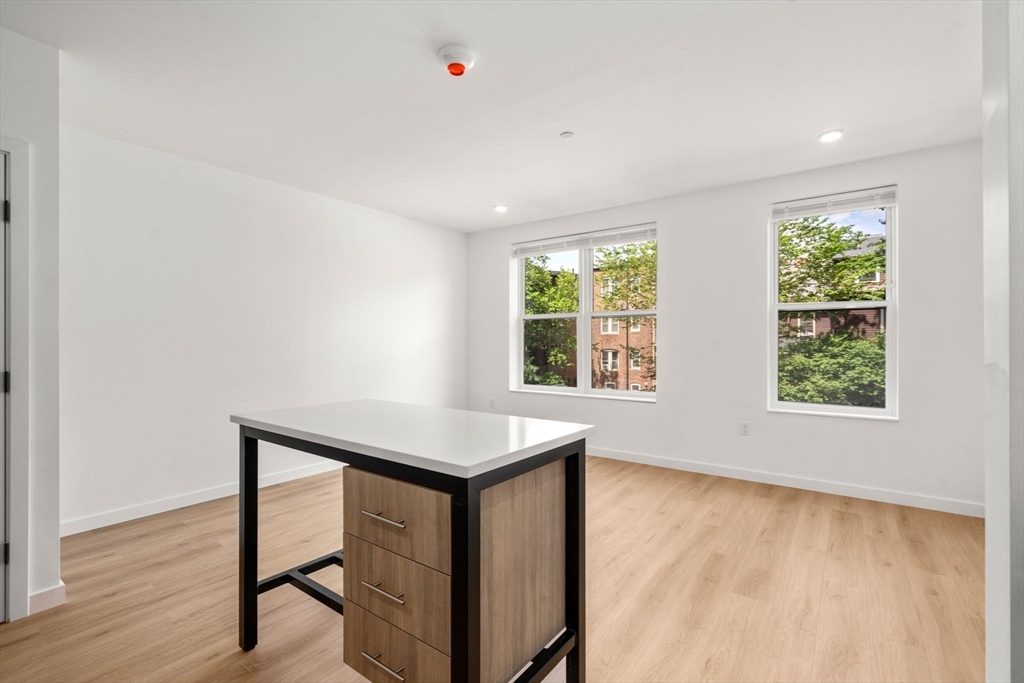 40 Centre St # 502