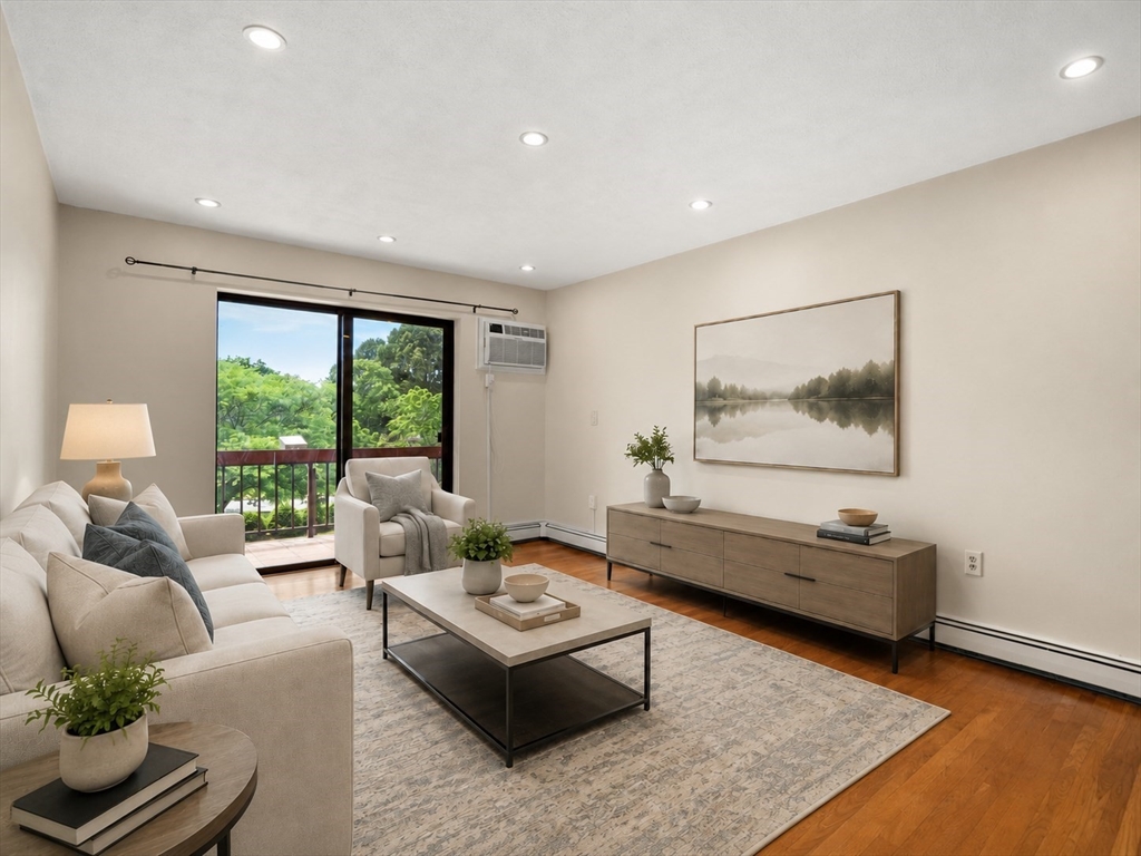 655 Saw Mill Brook Prkwy # 20