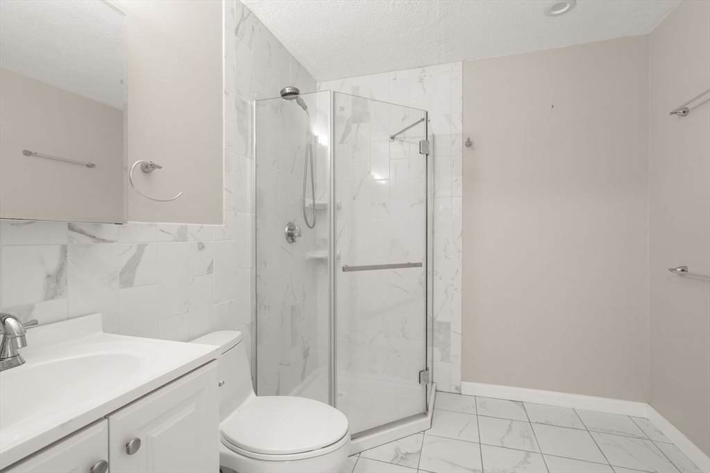 655 Saw Mill Brook Prkwy # 20