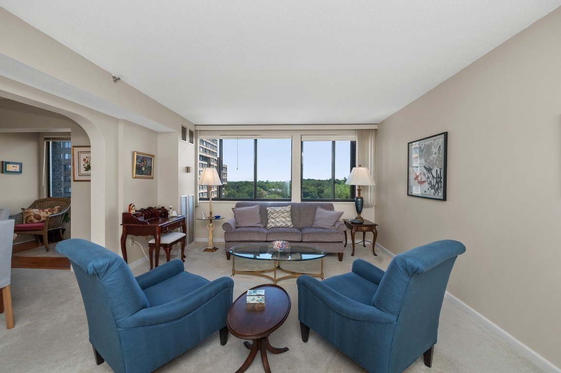 250 Hammond Pond Parkway # 1105S