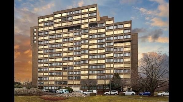 250 Hammond Pond Parkway # 1105S