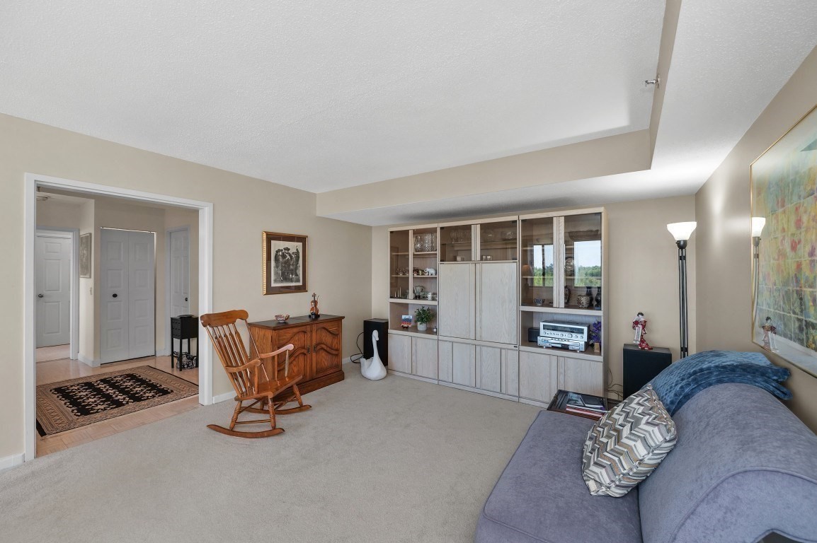 250 Hammond Pond Parkway # 1105S