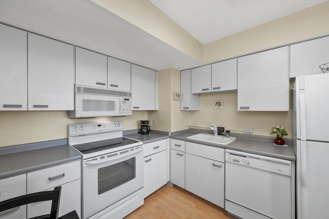 250 Hammond Pond Parkway # 1105S