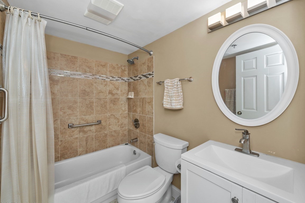 250 Hammond Pond Parkway # 1105S