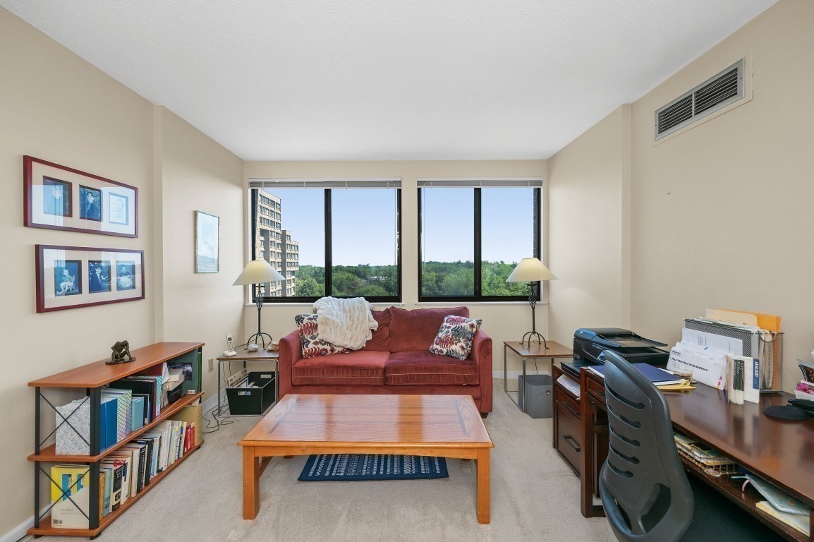 250 Hammond Pond Parkway # 1105S