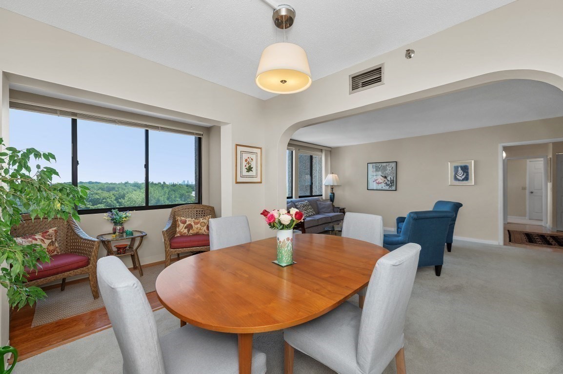 250 Hammond Pond Parkway # 1105S