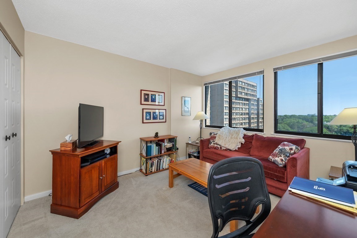 250 Hammond Pond Parkway # 1105S
