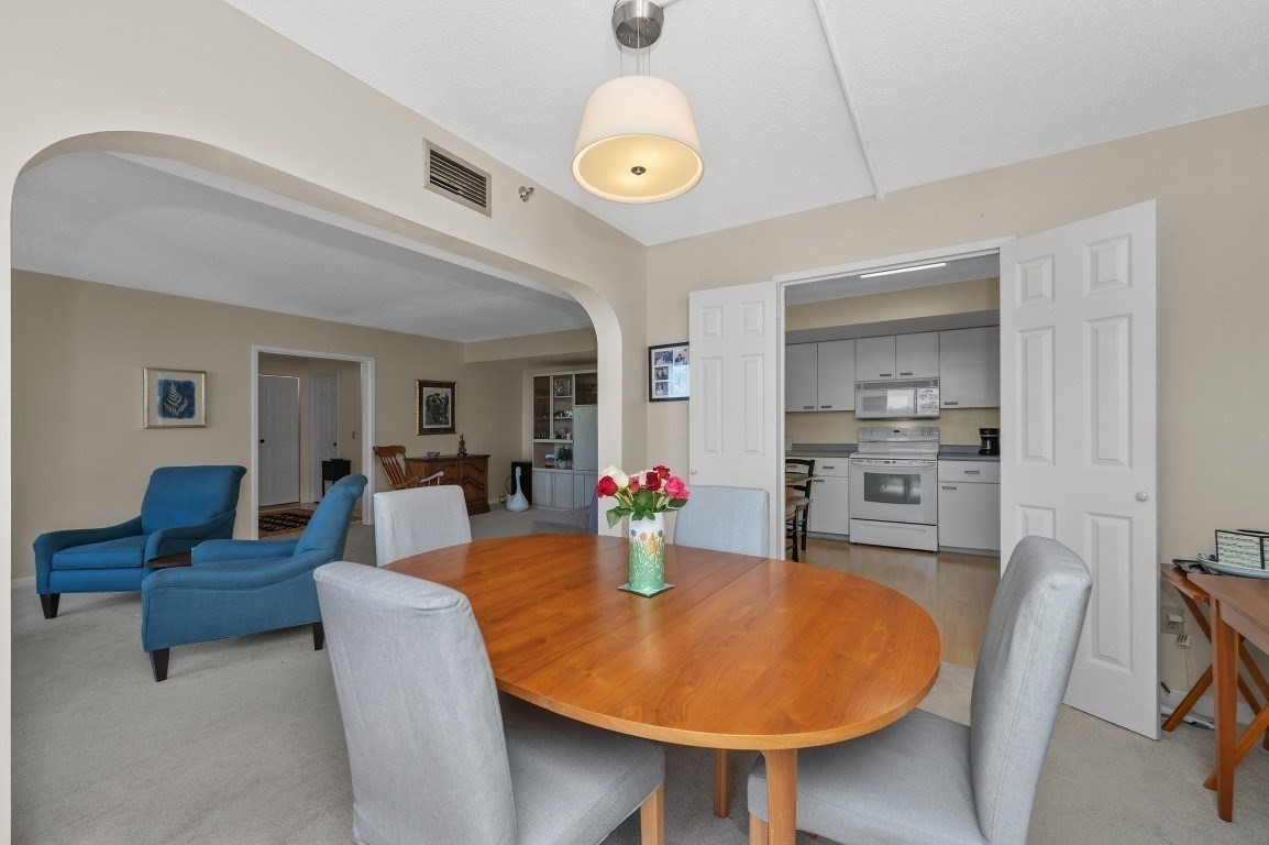 250 Hammond Pond Parkway # 1105S