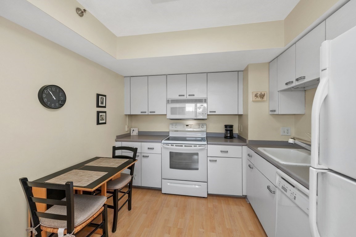 250 Hammond Pond Parkway # 1105S