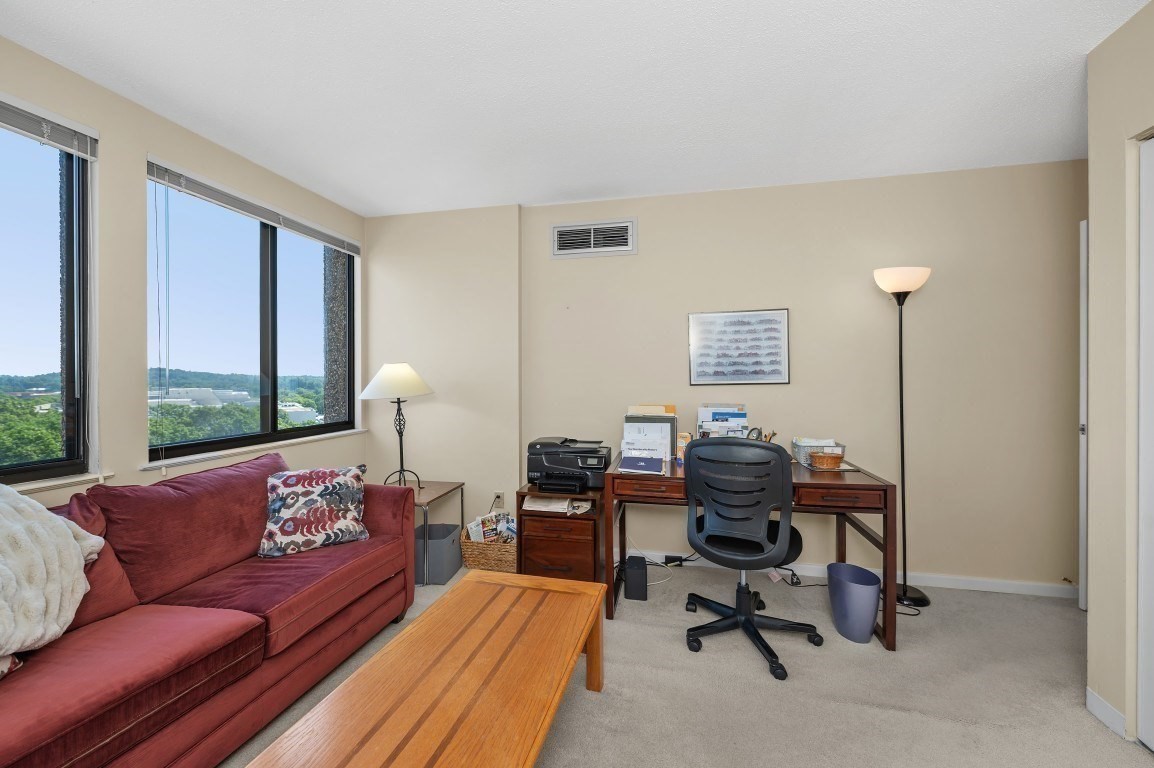 250 Hammond Pond Parkway # 1105S