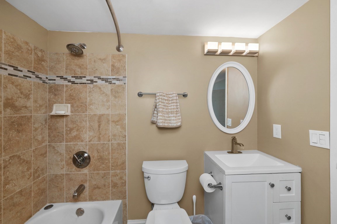 250 Hammond Pond Parkway # 1105S