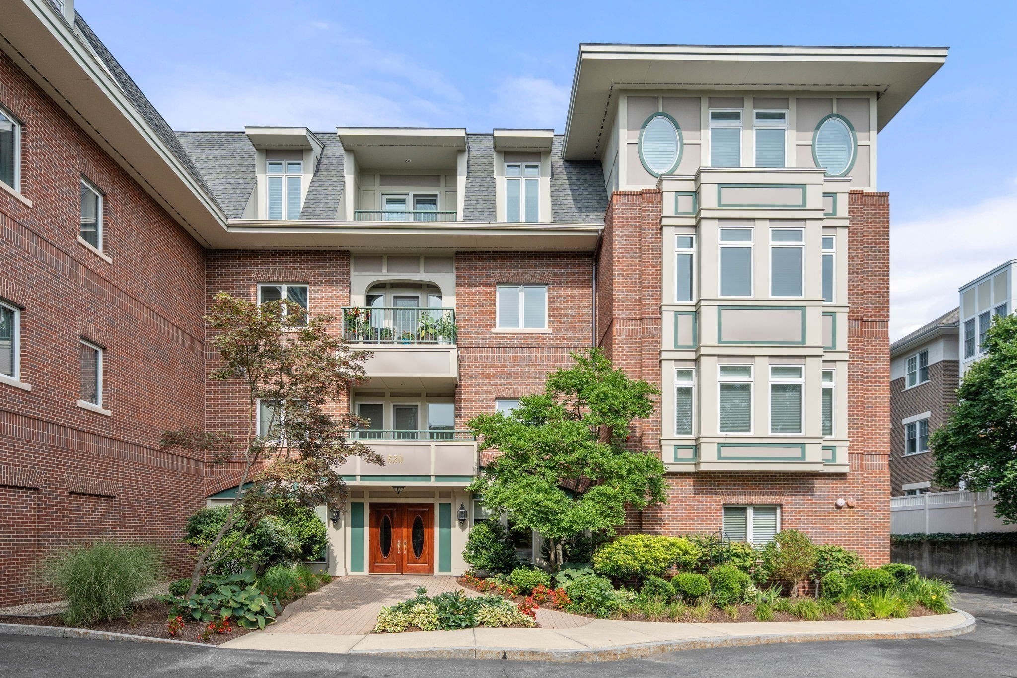 630 Hammond St # 104