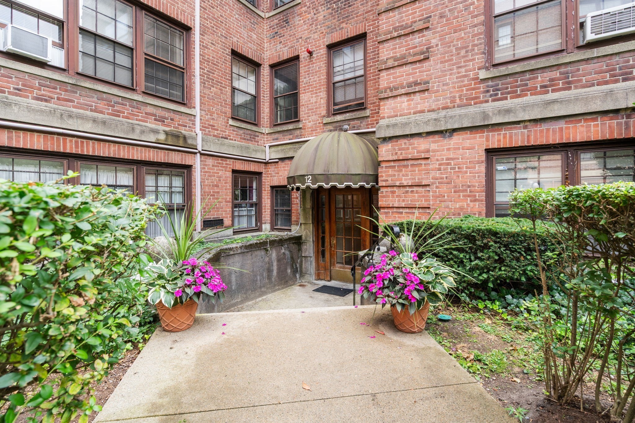 12 Kilsyth Terrace # 33