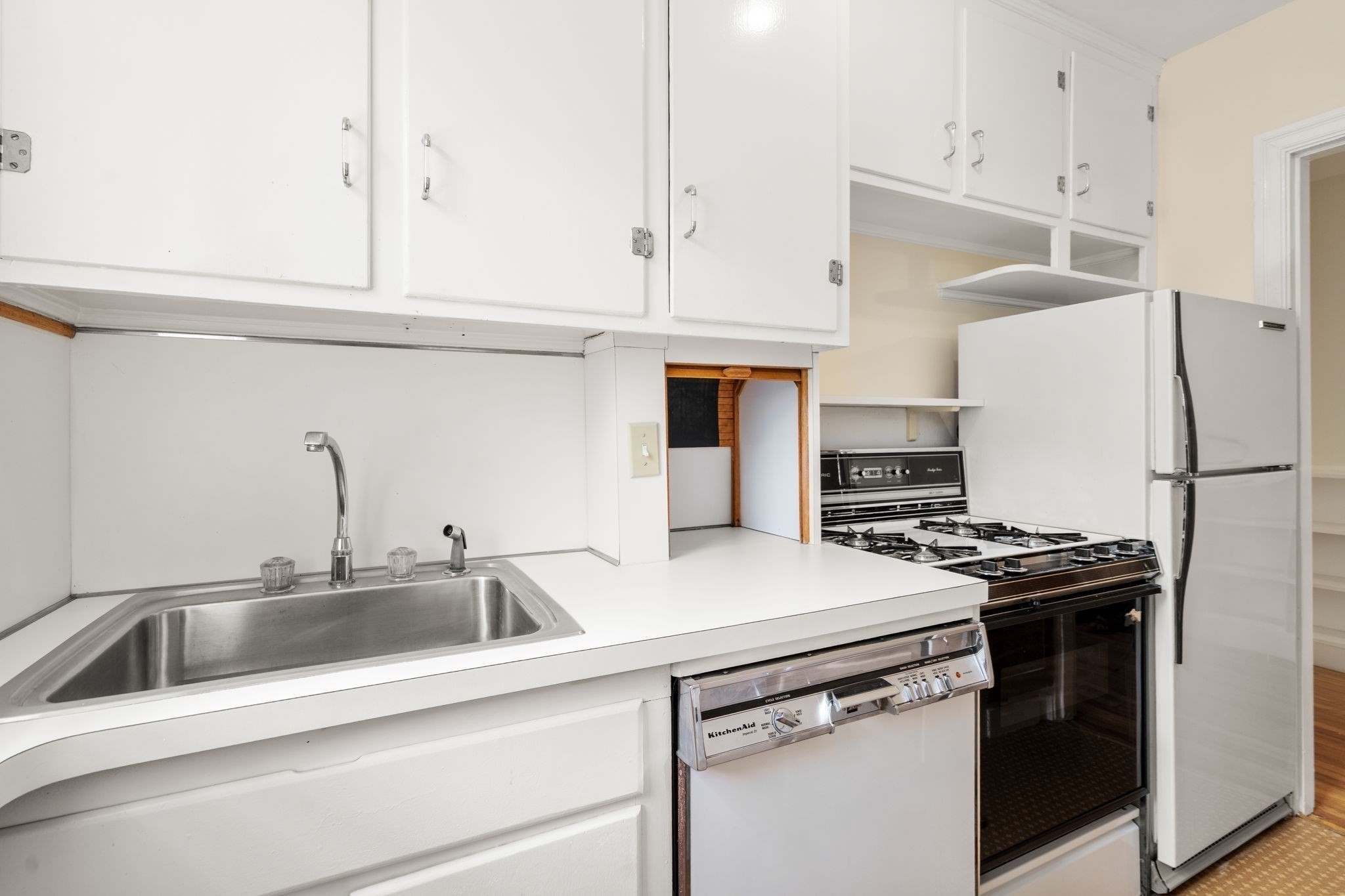 12 Kilsyth Terrace # 33