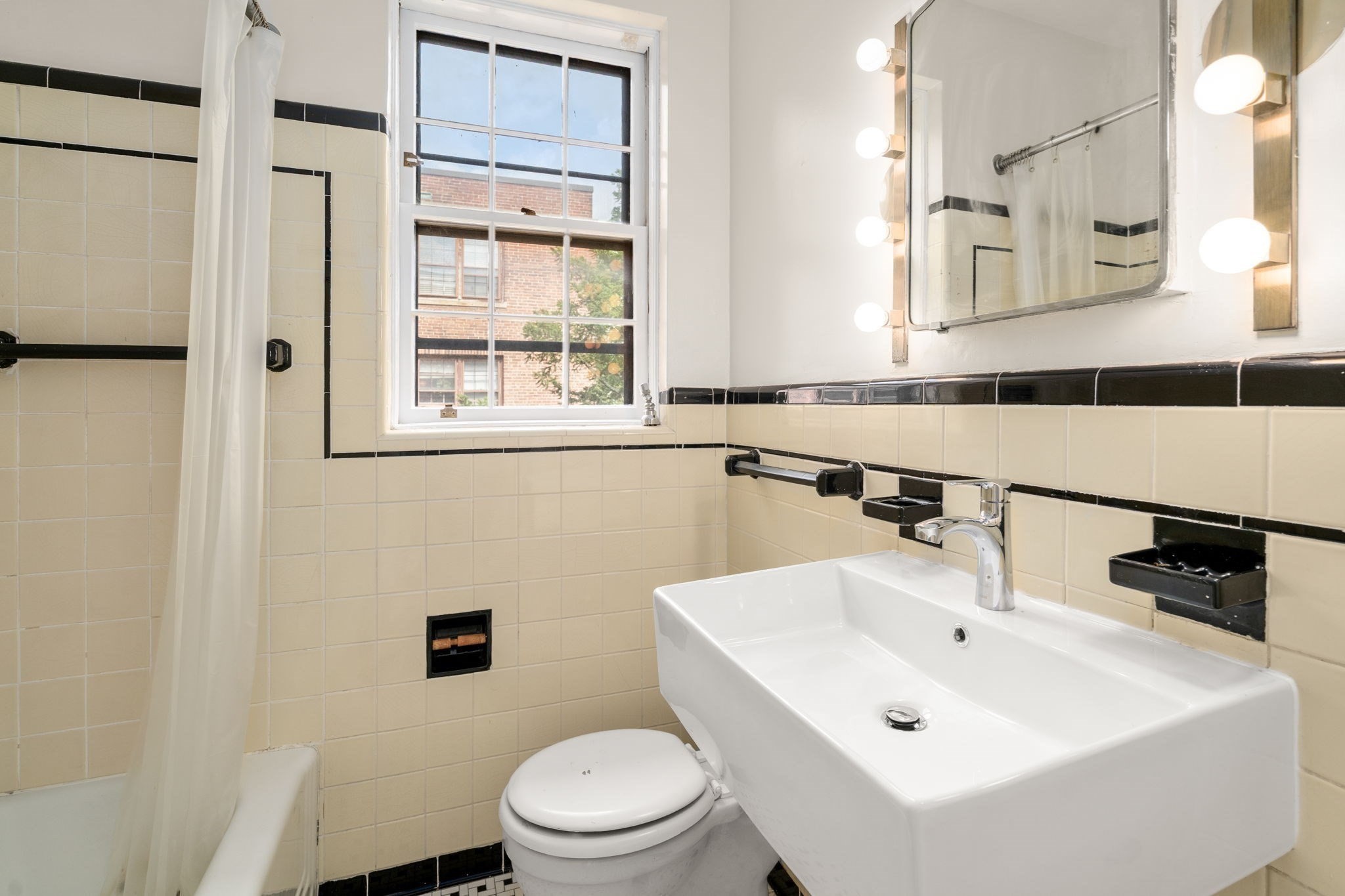 12 Kilsyth Terrace # 33